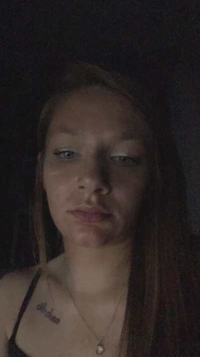 Rayne_Makennah live cam on Cam4