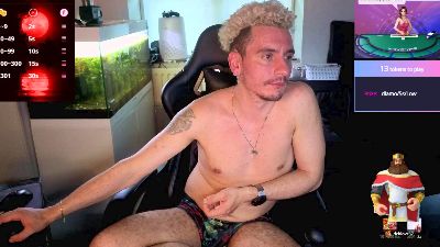 Rayzel_White live cam on Cam4