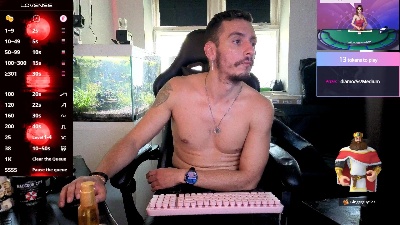 Rayzel_White live cam on Cam4