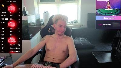 Rayzel_White live cam on Cam4