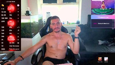 Rayzel_White live cam on Cam4