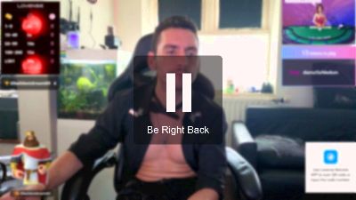 Rayzel_White live cam on Cam4