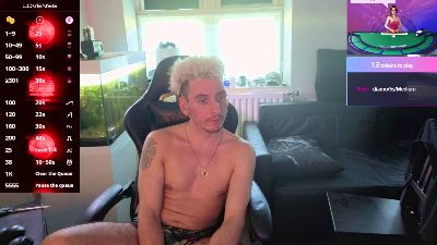 Rayzel_White live cam on Cam4