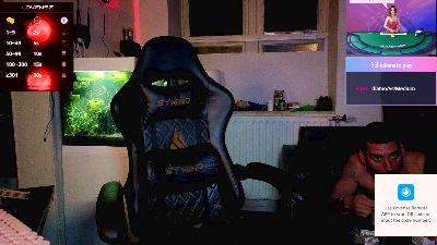 Rayzel_White live cam on Cam4