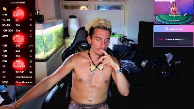 Rayzel_White live cam on Cam4