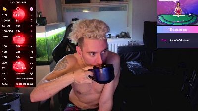 Rayzel_White live cam on Cam4
