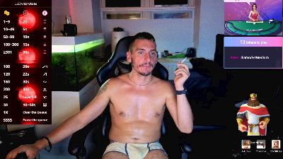 Rayzel_White live cam on Cam4
