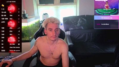 Rayzel_White live cam on Cam4