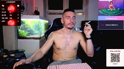 Rayzel_White live cam on Cam4