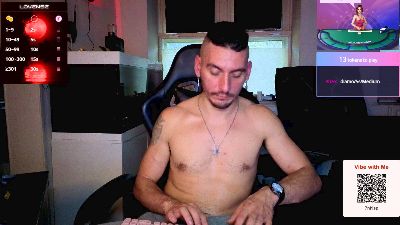 Rayzel_White live cam on Cam4