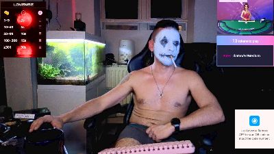 Rayzel_White live cam on Cam4