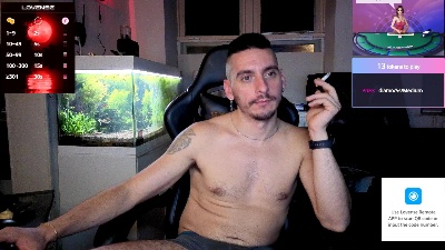 Rayzel_White live cam on Cam4
