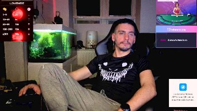 Rayzel_White live cam on Cam4