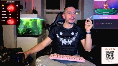 Rayzel_White live cam on Cam4