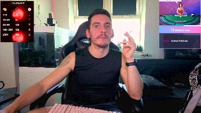 Rayzel_White live cam on Cam4