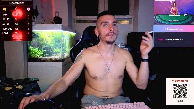 Rayzel_White live cam on Cam4