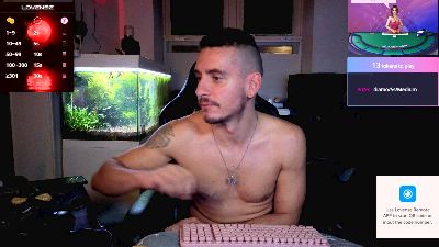 Rayzel_White live cam on Cam4