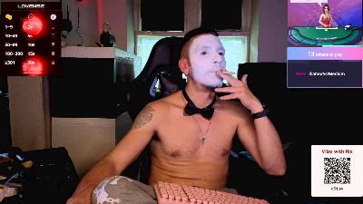 Rayzel_White live cam on Cam4