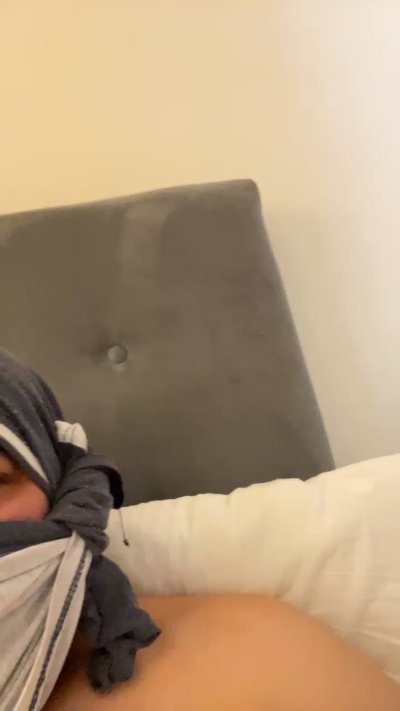 Reachingforw Live Cam on Cam4