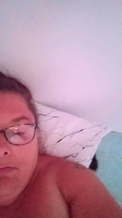 Ready2fucku live cam on Cam4