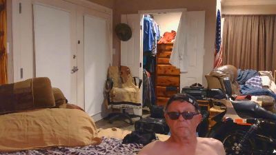 Ready2jucku live cam on Cam4