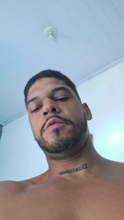 RealCriadoRio live cam on Cam4