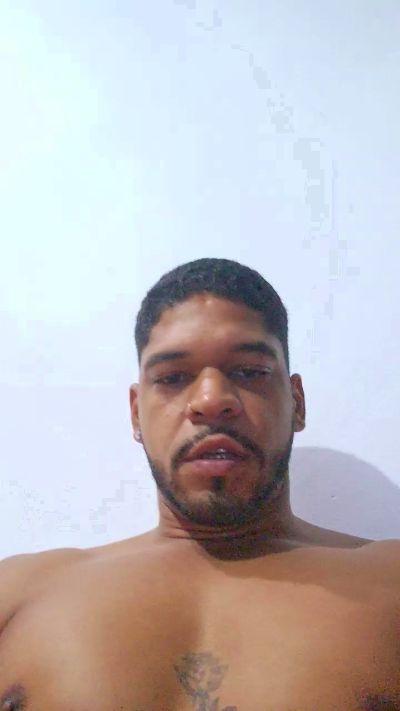 RealCriadoRio live cam on Cam4