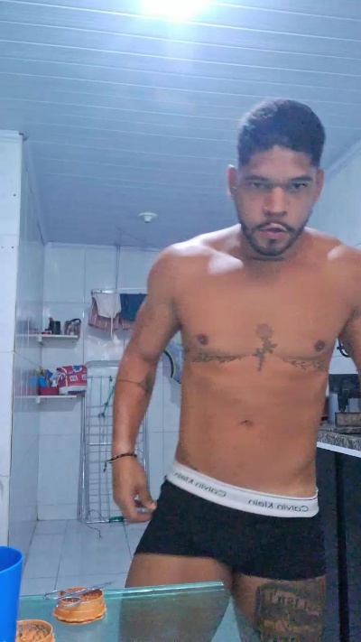 RealCriadoRio live cam on Cam4
