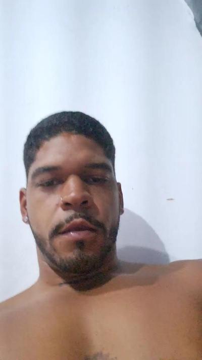 RealCriadoRio live cam on Cam4