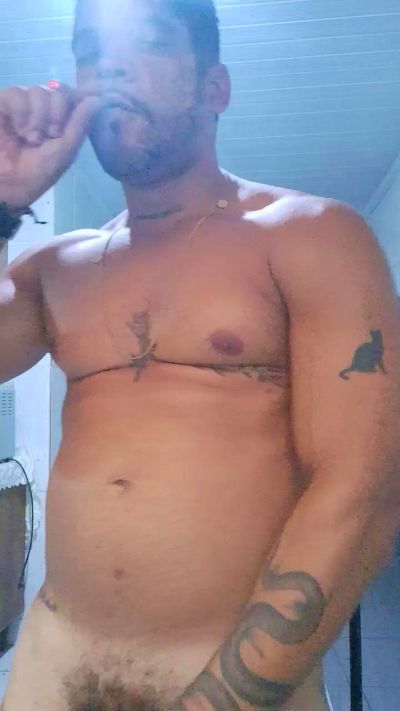 RealCriadoRio live cam on Cam4