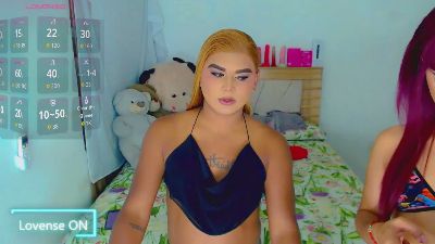 RealLovers_ live cam on Cam4