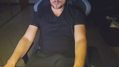 Real_Bafiox 来自 意大利 的 男性 直播摄像头