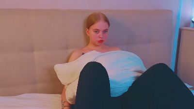 RebeccaCruz live cam on Cam4