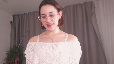 RebekahWinzer live cam on Cam4