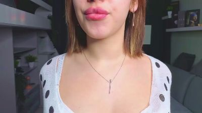 RebekahWinzer live cam on Cam4