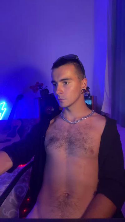 RebelNick live cam on Cam4