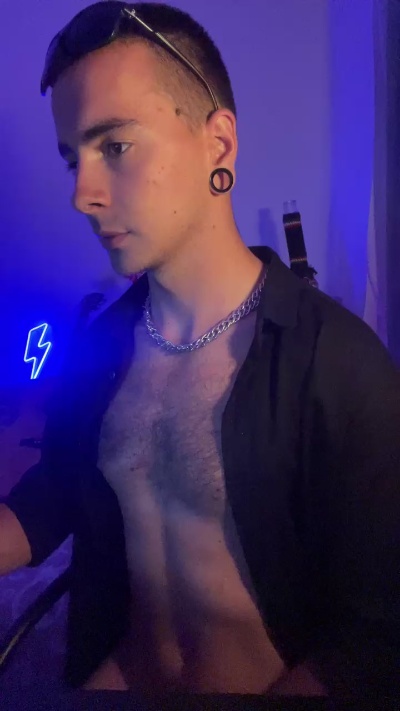 RebelNick live cam on Cam4