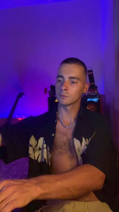 RebelNick live cam on Cam4