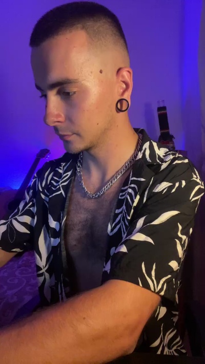 RebelNick live cam on Cam4