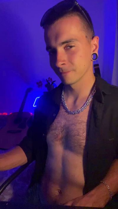 RebelNick live cam on Cam4