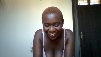 RedRubyyy live cam on Cam4