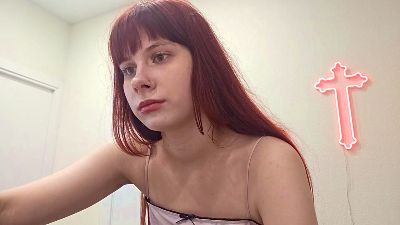 RedWitchHeart live cam on Cam4