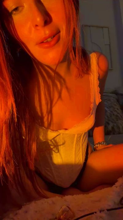 Redbabe6969 live cam on Cam4