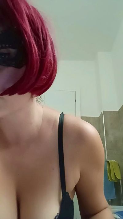 Redgirl906 live cam on Cam4