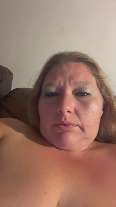 Redneckquen live cam on Cam4