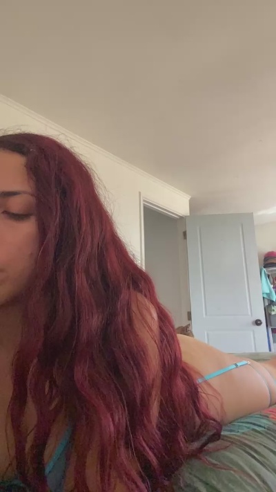 Reedgyal live cam on Cam4