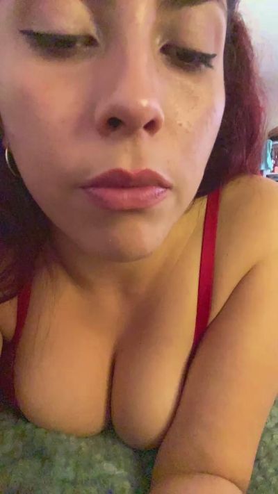 Reedgyal live cam on Cam4