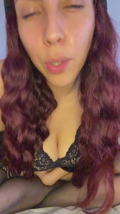 Reedgyal live cam on Cam4