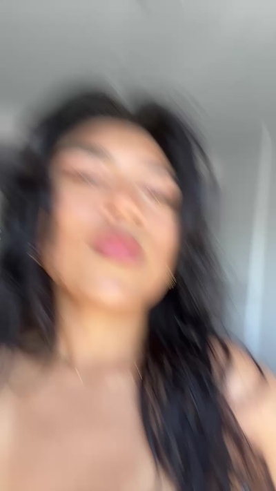 Regina444 live female webcam from Argentina