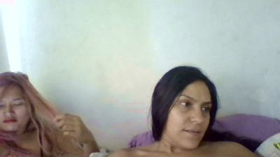 Reinalatina221 live cam on Cam4
